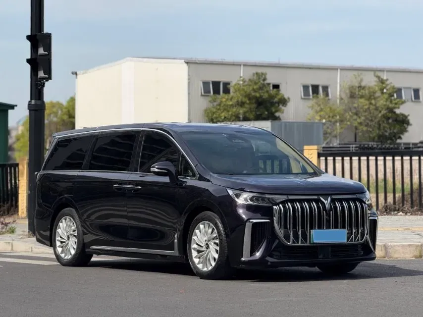 2022 Voyah Dream 1.5T 136HP L4 PHEV 25.57KWH,autocango,china used car exporter,china ev exporter,chinese used car exporter,chinese used ev exporter