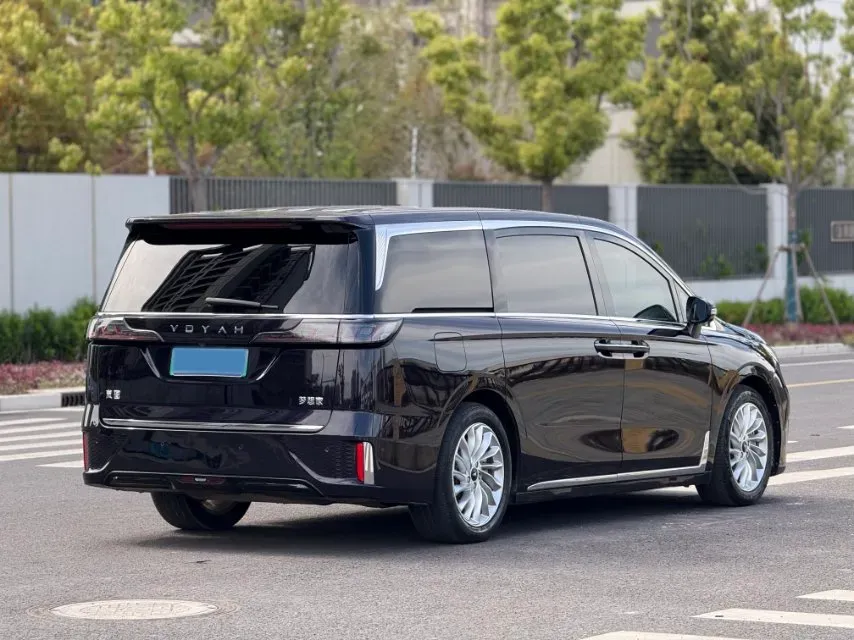 2022 Voyah Dream 1.5T 136HP L4 PHEV 25.57KWH,autocango,china used car exporter,china ev exporter,chinese used car exporter,chinese used ev exporter