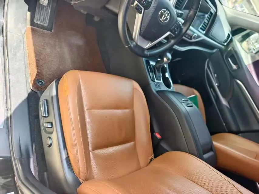 2021 Toyota Highlander 2.0T 220HP L4 6AT,autocango,china used car exporter,china ev exporter,chinese used car exporter,chinese used ev exporter