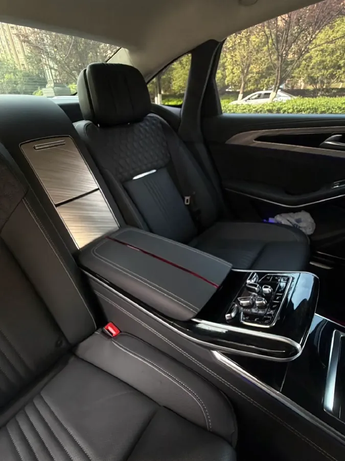 2020 HongQi H9 3.0T 283HP V6 7DCT,autocango,china used car exporter,china ev exporter,chinese used car exporter,chinese used ev exporter