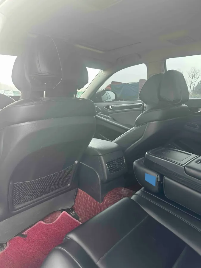 2017 HongQi H7 1.8T 188HP L4 6AT,autocango,china used car exporter,china ev exporter,chinese used car exporter,chinese used ev exporter