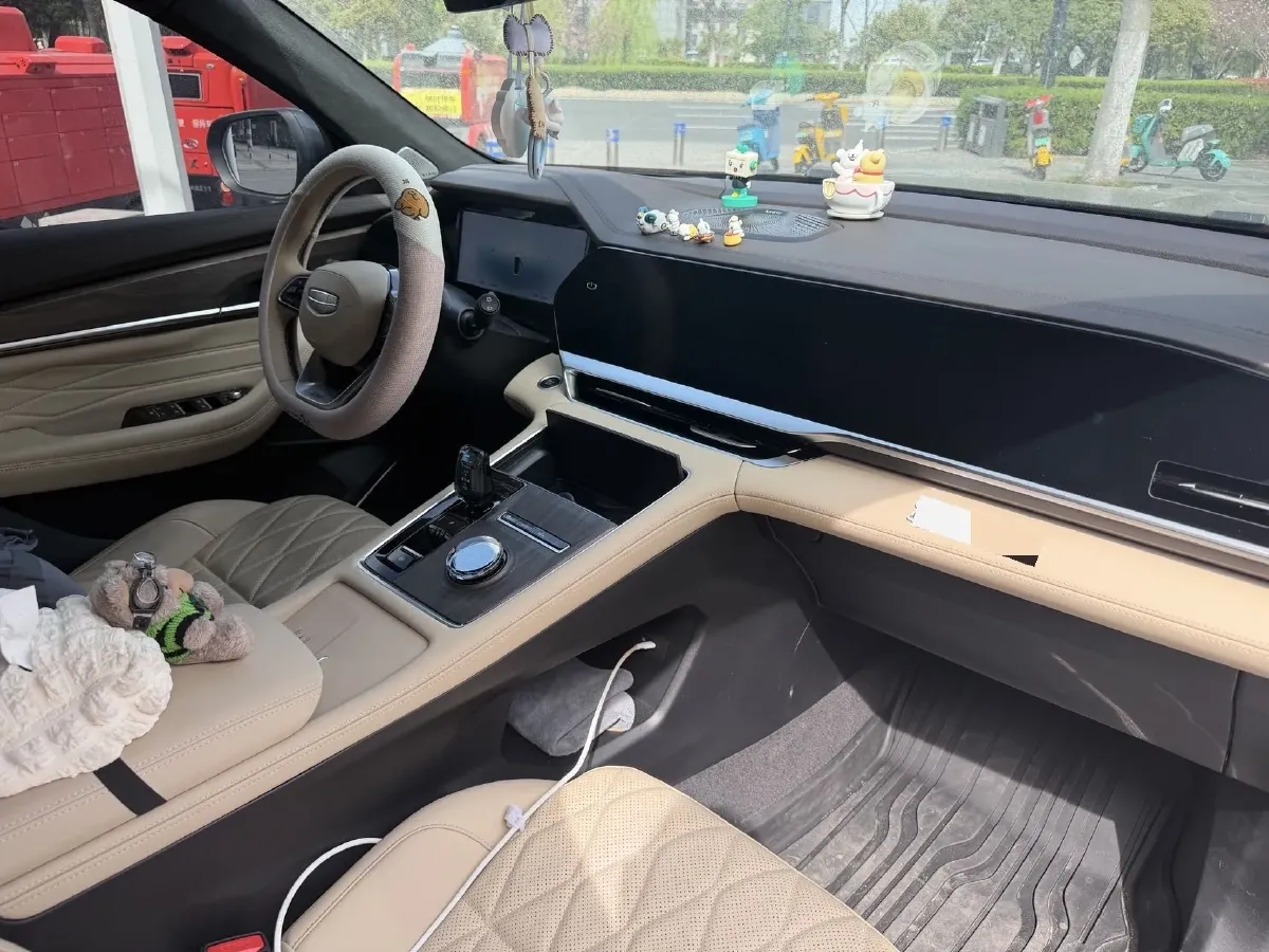 2025 Geely Monjaro 2.0T 238HP L4 8AT,autocango,china used car exporter,china ev exporter,chinese used car exporter,chinese used ev exporter