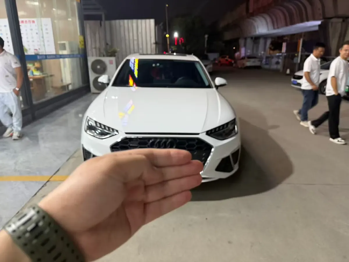 2020 Audi A4L 2.0T 190HP L4 7DCT,autocango,china used car exporter,china ev exporter,chinese used car exporter,chinese used ev exporter