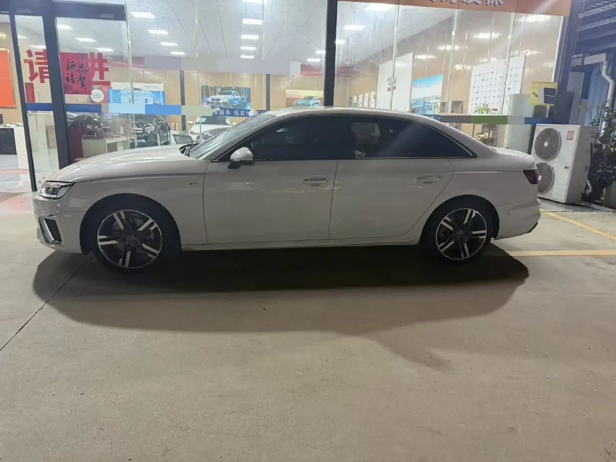 2020 Audi A4L 2.0T 190HP L4 7DCT,autocango,china used car exporter,china ev exporter,chinese used car exporter,chinese used ev exporter