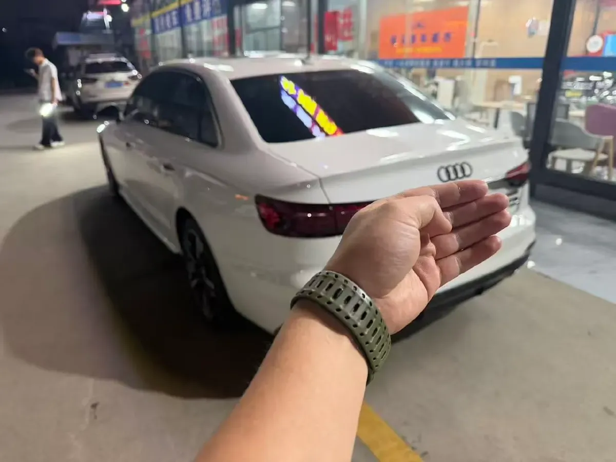 2020 Audi A4L 2.0T 190HP L4 7DCT,autocango,china used car exporter,china ev exporter,chinese used car exporter,chinese used ev exporter