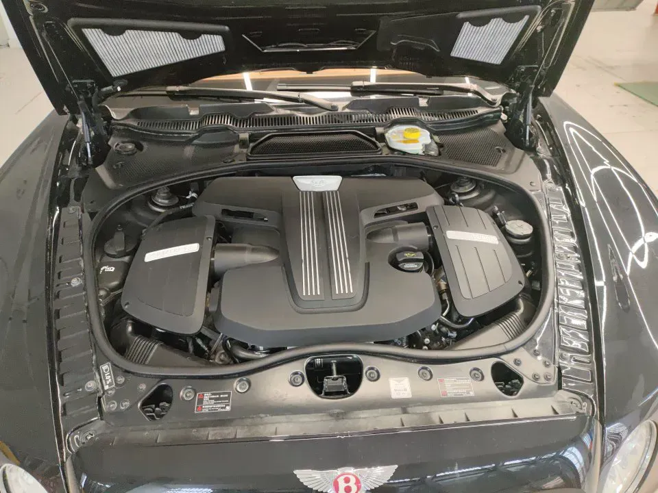 2017 Bentley Flying Spur 4.0T 528HP V8 8AT,autocango,china used car exporter,china ev exporter,chinese used car exporter,chinese used ev exporter