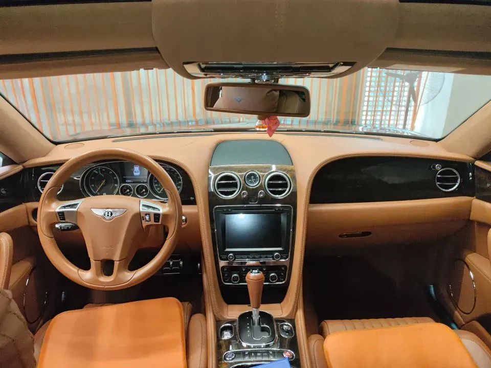 2017 Bentley Flying Spur 4.0T 528HP V8 8AT,autocango,china used car exporter,china ev exporter,chinese used car exporter,chinese used ev exporter