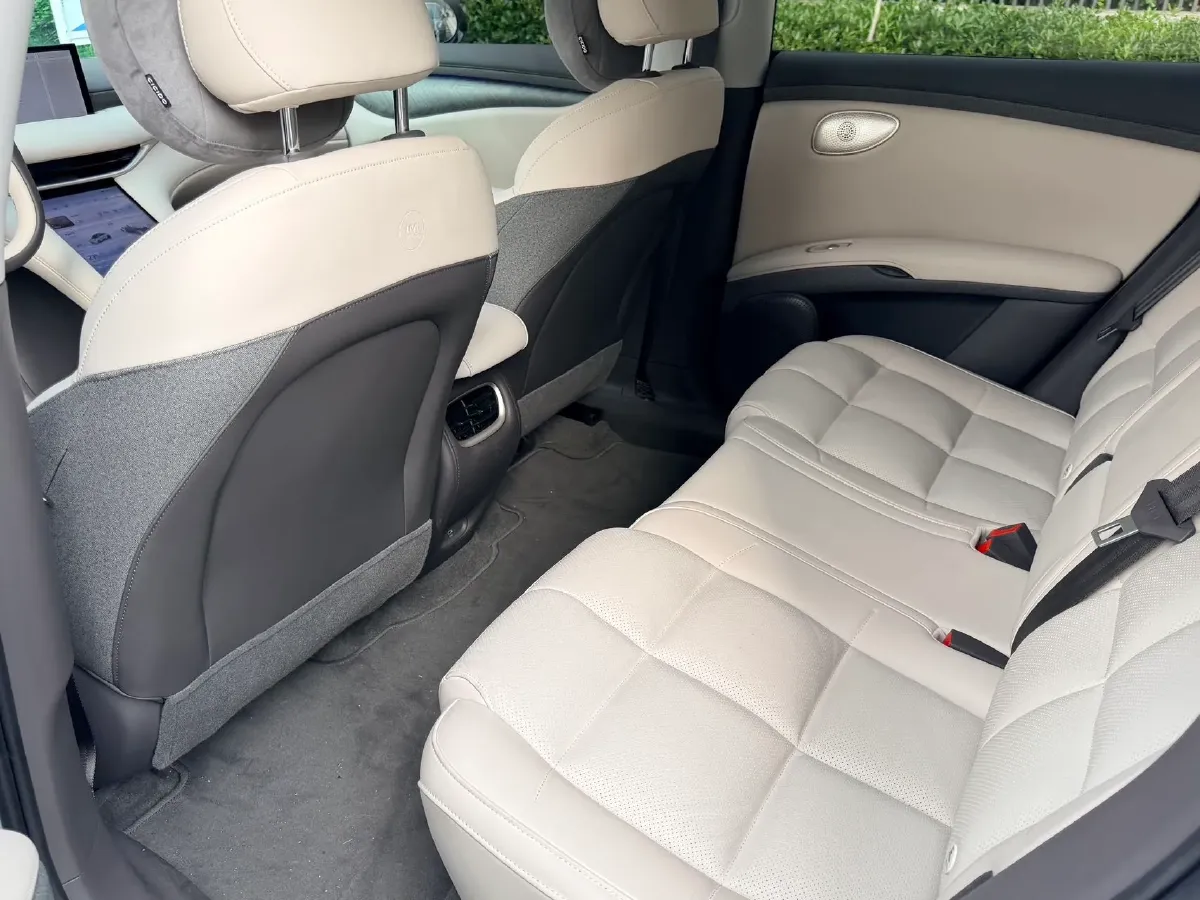 2025 IM LS6 BEV 75KWH,autocango,china used car exporter,china ev exporter,chinese used car exporter,chinese used ev exporter