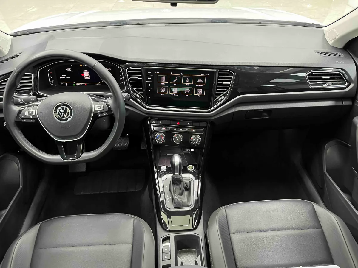 2022 Volkswagen T-Roc 1.4T 150HP L4 7DCT,autocango,china used car exporter,china ev exporter,chinese used car exporter,chinese used ev exporter