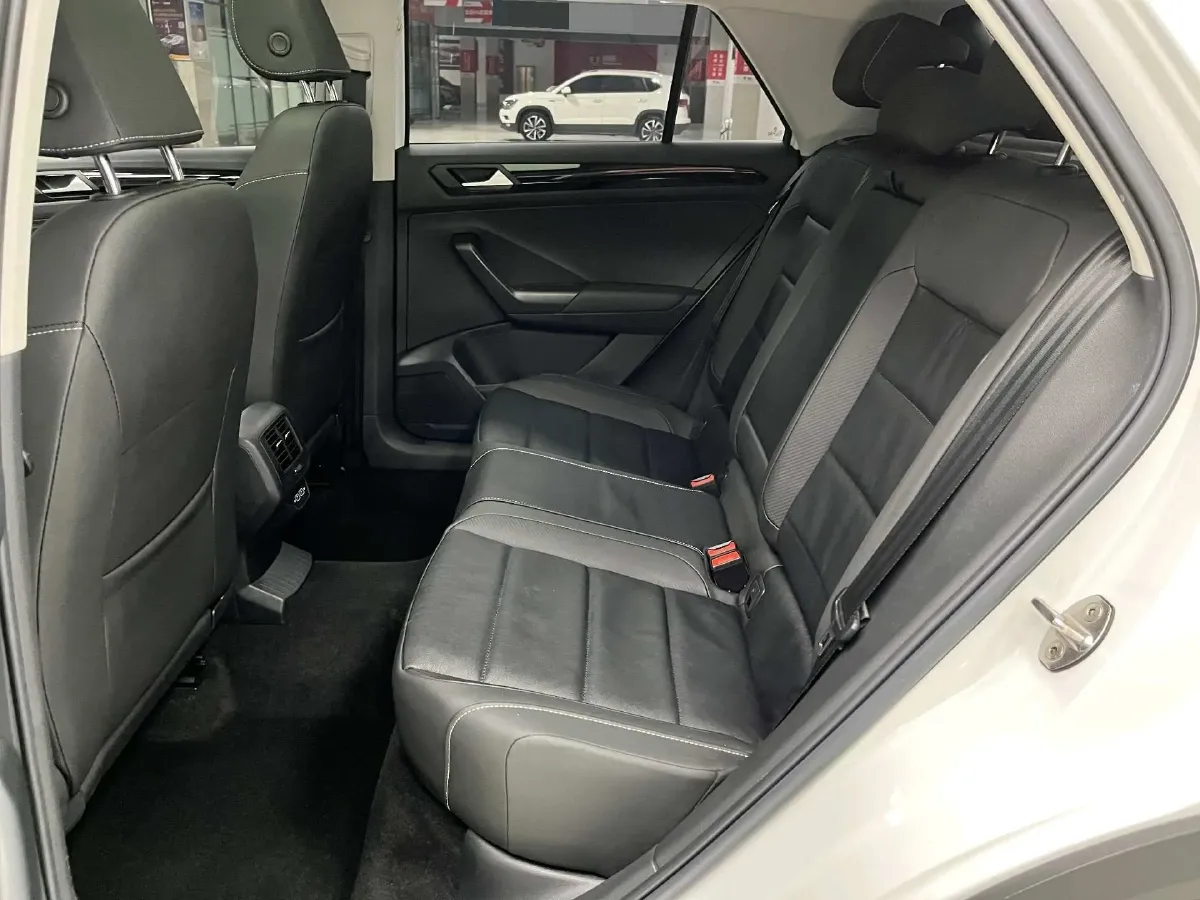 2022 Volkswagen T-Roc 1.4T 150HP L4 7DCT,autocango,china used car exporter,china ev exporter,chinese used car exporter,chinese used ev exporter