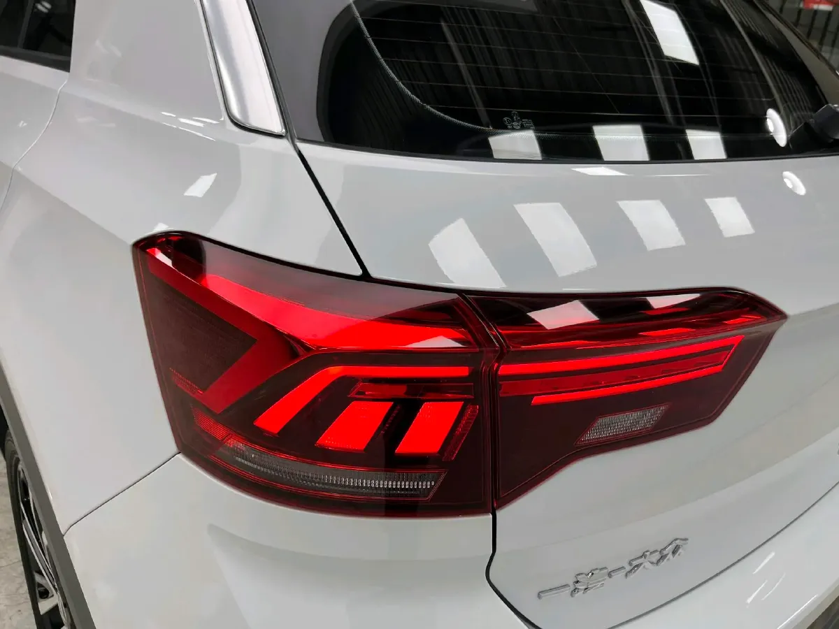 2022 Volkswagen T-Roc 1.4T 150HP L4 7DCT,autocango,china used car exporter,china ev exporter,chinese used car exporter,chinese used ev exporter