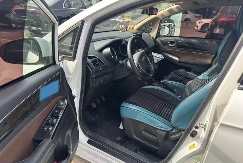 2017 LiFan XuanLang 1.8L 133HP L4 5MT,autocango,china used car exporter,china ev exporter,chinese used car exporter,chinese used ev exporter