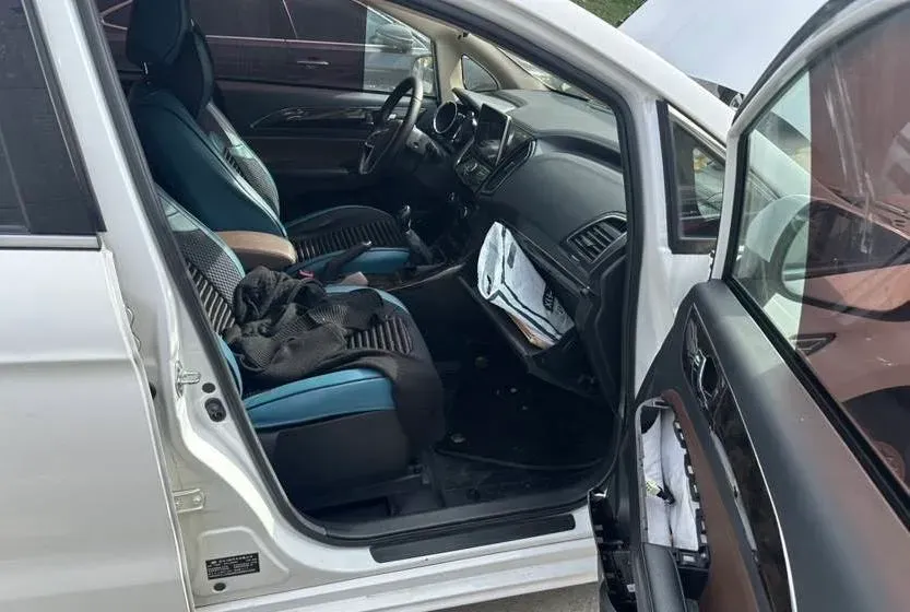 2017 LiFan XuanLang 1.8L 133HP L4 5MT,autocango,china used car exporter,china ev exporter,chinese used car exporter,chinese used ev exporter