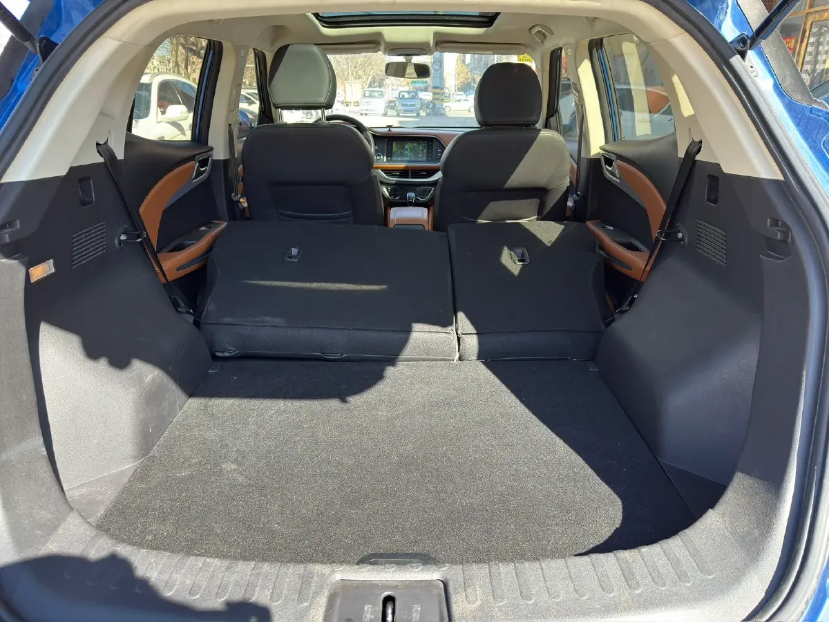 2017 Zotye T300 1.5L 112HP L4 5MT,autocango,china used car exporter,china ev exporter,chinese used car exporter,chinese used ev exporter