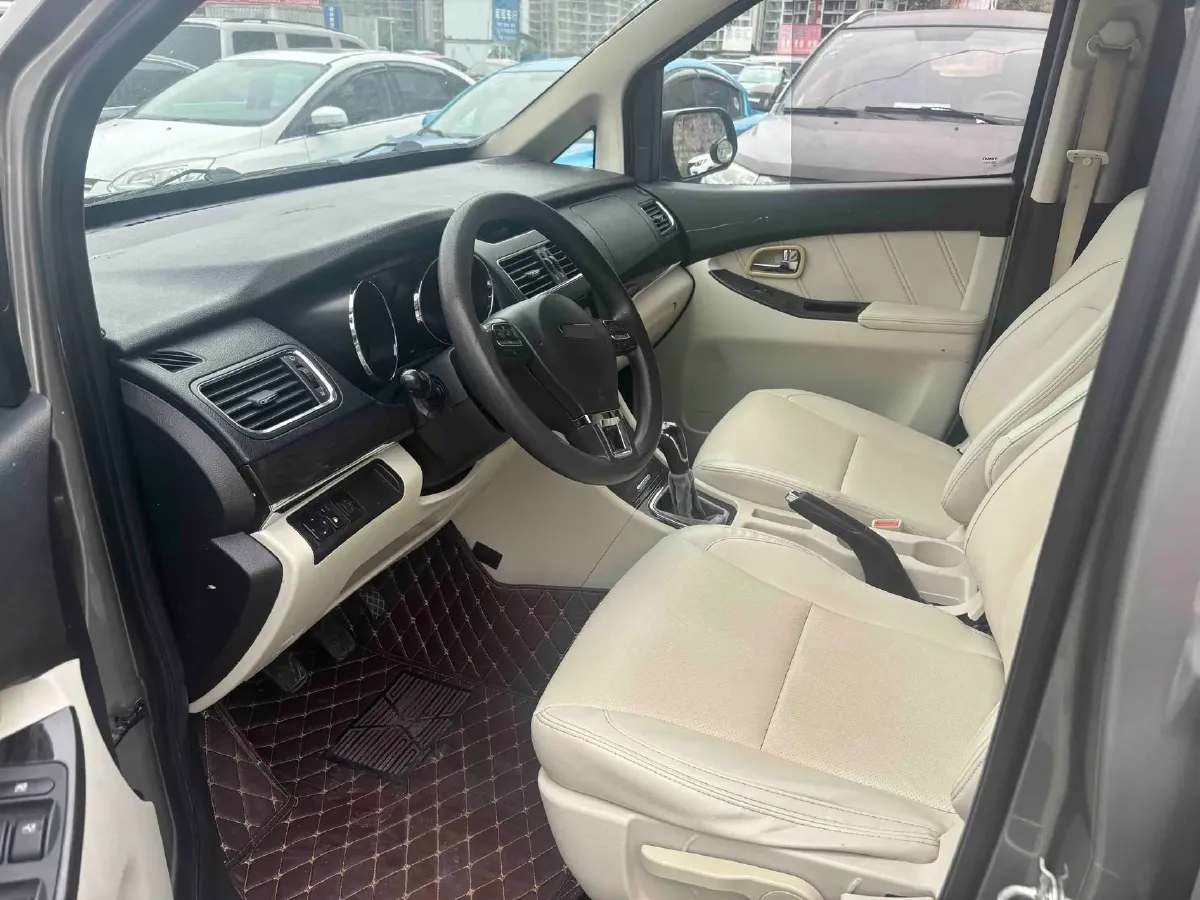 2018 Yema SiPaiKa 1.5L 112HP L4 5MT,autocango,china used car exporter,china ev exporter,chinese used car exporter,chinese used ev exporter