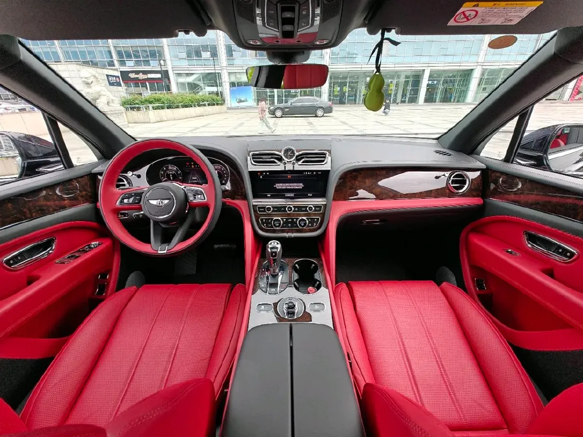 2024 Bentley Bentayga 4.0T 550HP V8 8AT,autocango,china used car exporter,china ev exporter,chinese used car exporter,chinese used ev exporter