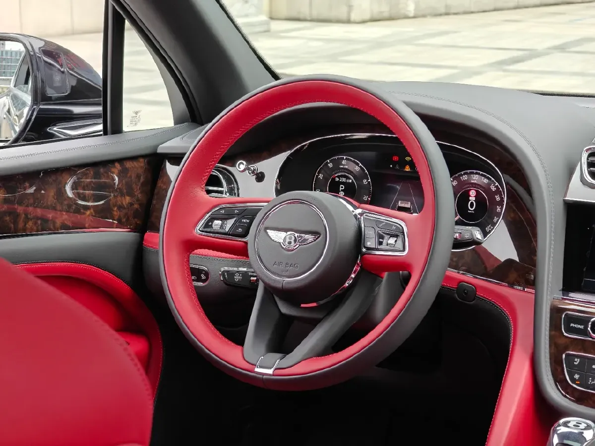 2024 Bentley Bentayga 4.0T 550HP V8 8AT,autocango,china used car exporter,china ev exporter,chinese used car exporter,chinese used ev exporter