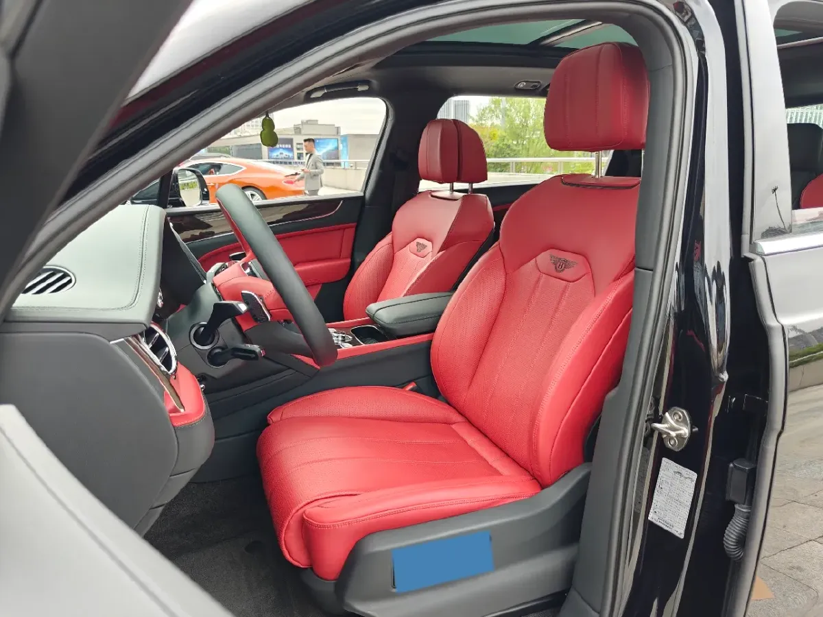 2024 Bentley Bentayga 4.0T 550HP V8 8AT,autocango,china used car exporter,china ev exporter,chinese used car exporter,chinese used ev exporter