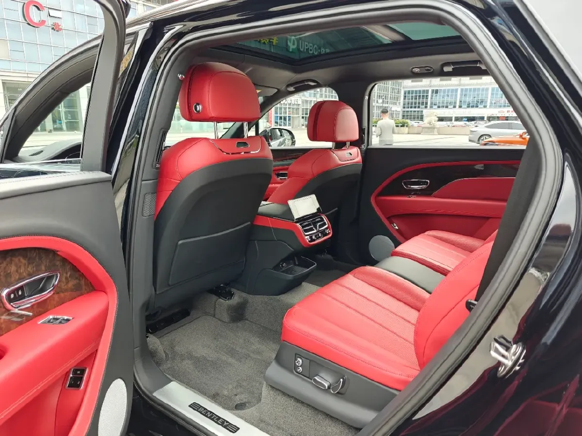 2024 Bentley Bentayga 4.0T 550HP V8 8AT,autocango,china used car exporter,china ev exporter,chinese used car exporter,chinese used ev exporter