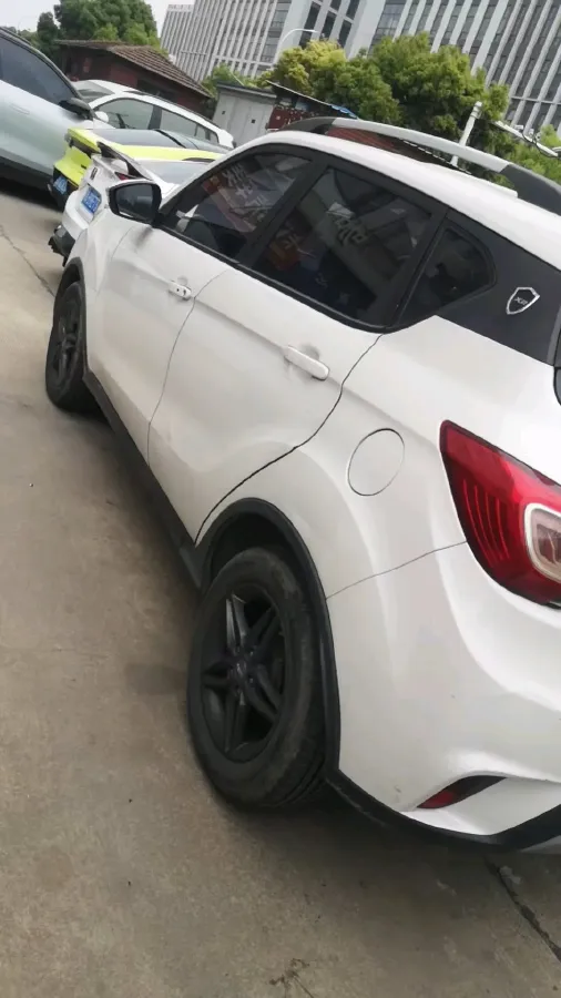 2017 Landwind X2 1.6L 125HP L4 5MT,autocango,china used car exporter,china ev exporter,chinese used car exporter,chinese used ev exporter