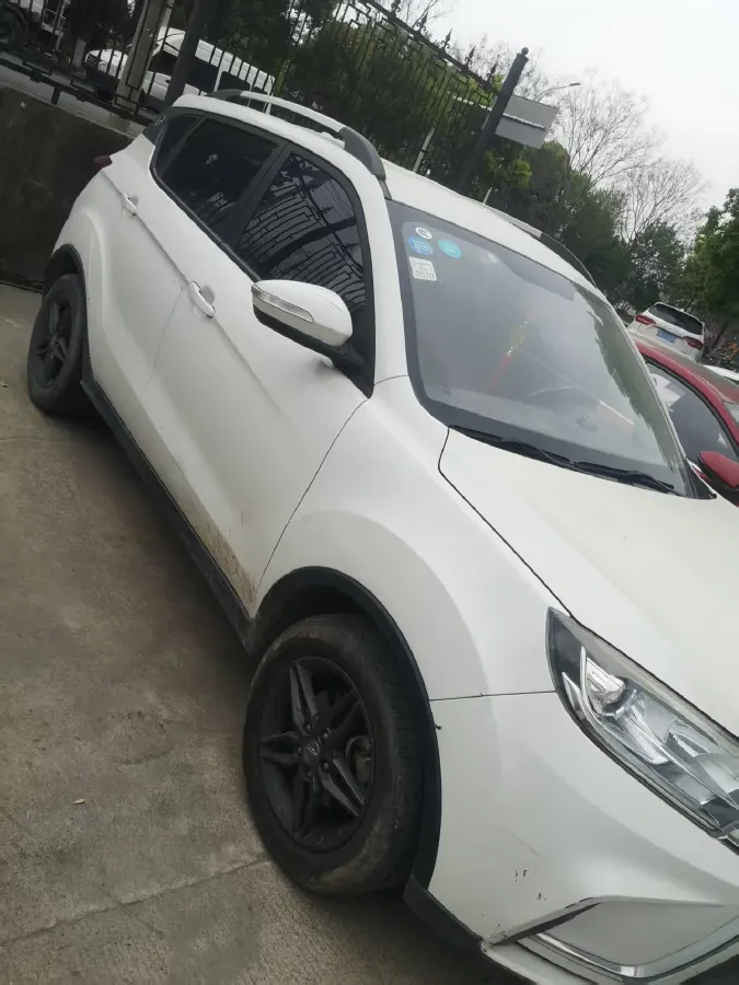 2017 Landwind X2 1.6L 125HP L4 5MT,autocango,china used car exporter,china ev exporter,chinese used car exporter,chinese used ev exporter