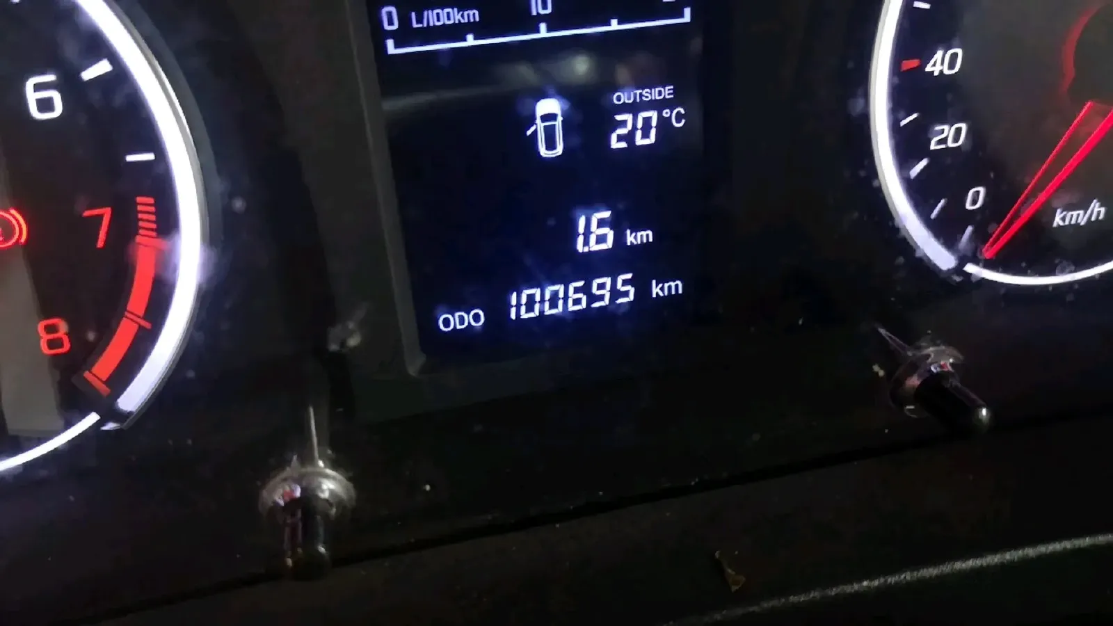 2017 Landwind X2 1.6L 125HP L4 5MT,autocango,china used car exporter,china ev exporter,chinese used car exporter,chinese used ev exporter