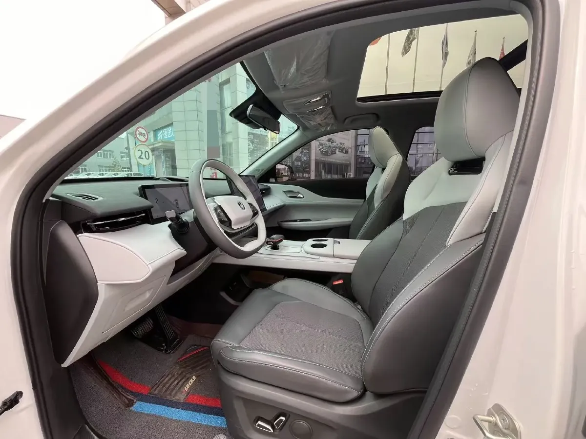 2025 ChangAn UNI-Z 1.5T 188HP L4 7DCT,autocango,china used car exporter,china ev exporter,chinese used car exporter,chinese used ev exporter