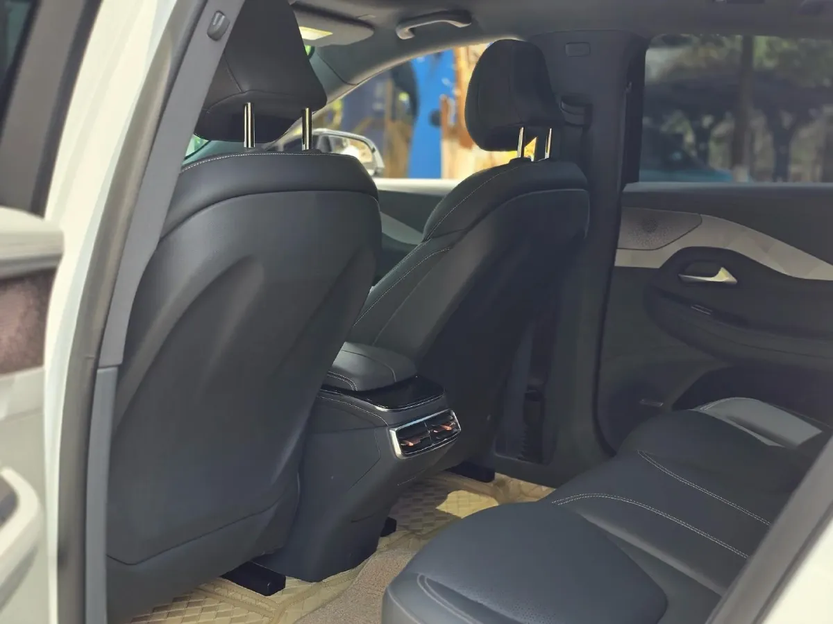 2022 ARCFOX αS BEV 65.6KWH,autocango,china used car exporter,china ev exporter,chinese used car exporter,chinese used ev exporter