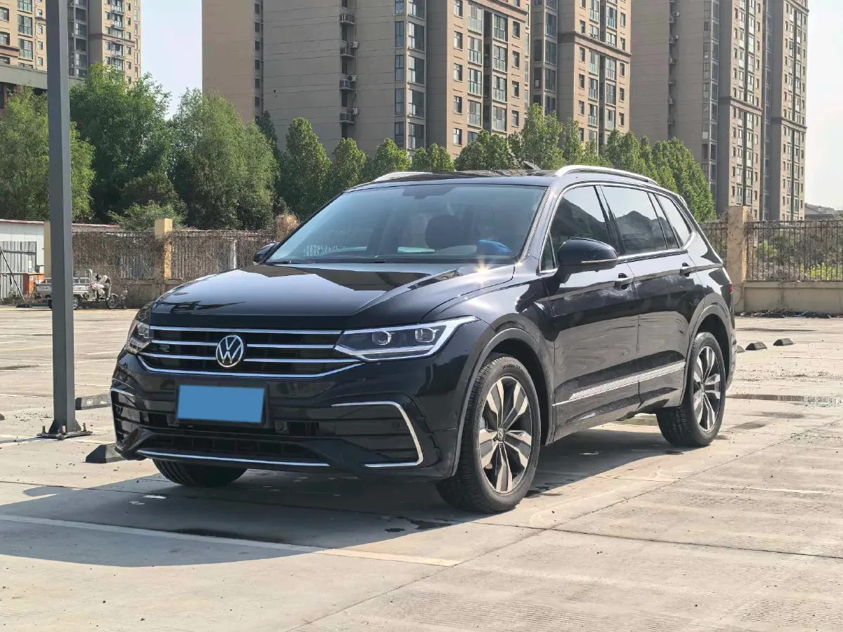 2025 Volkswagen Tiguan L 2.0T 186HP L4 7DCT,autocango,china used car exporter,china ev exporter,chinese used car exporter,chinese used ev exporter
