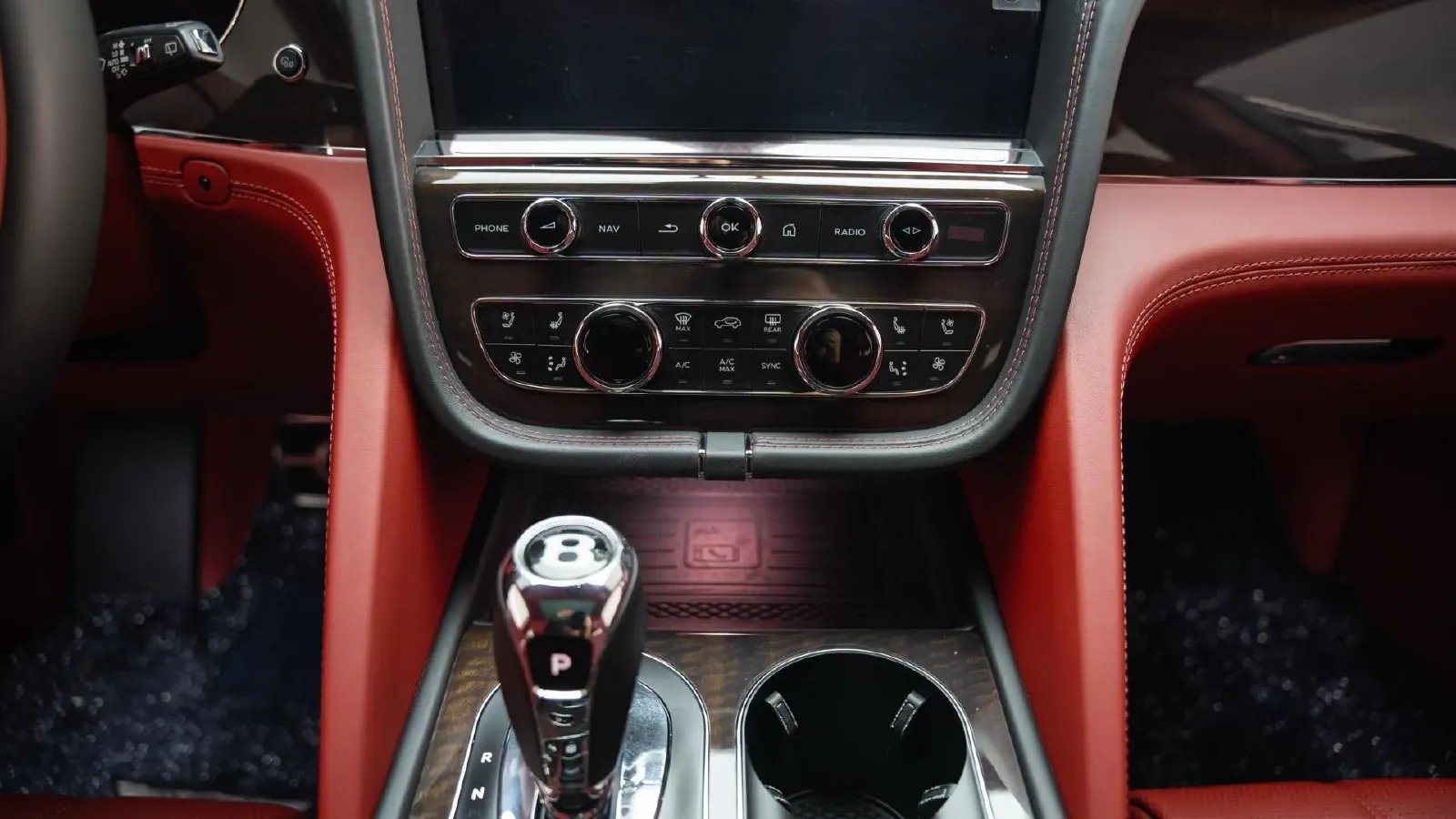 2021 Bentley Bentayga 4.0T 550HP V8 8AT,autocango,china used car exporter,china ev exporter,chinese used car exporter,chinese used ev exporter