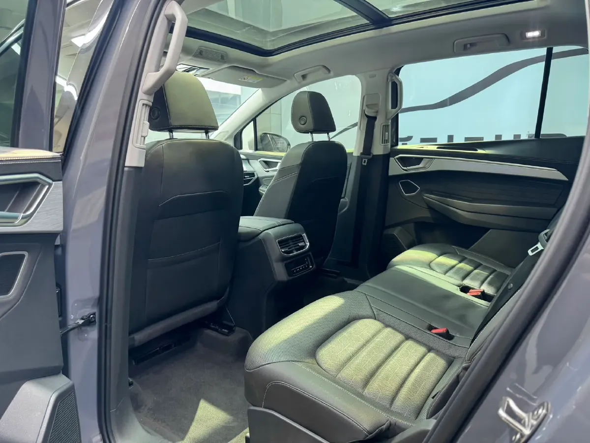 2022 Volkswagen Talagon 2.0T 220HP L4 7DCT,autocango,china used car exporter,china ev exporter,chinese used car exporter,chinese used ev exporter