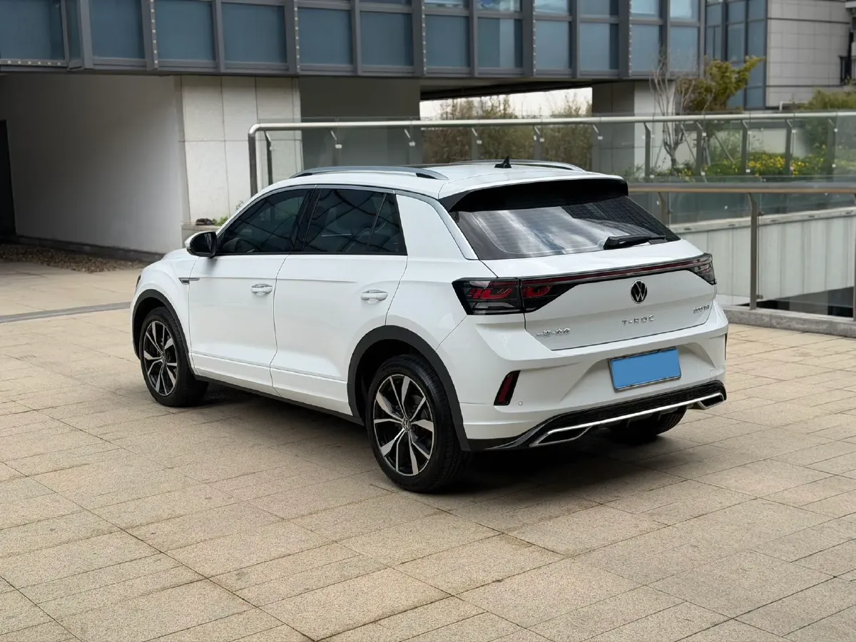 2024 Volkswagen T-Roc 1.5T 160HP L4 7DCT,autocango,china used car exporter,china ev exporter,chinese used car exporter,chinese used ev exporter