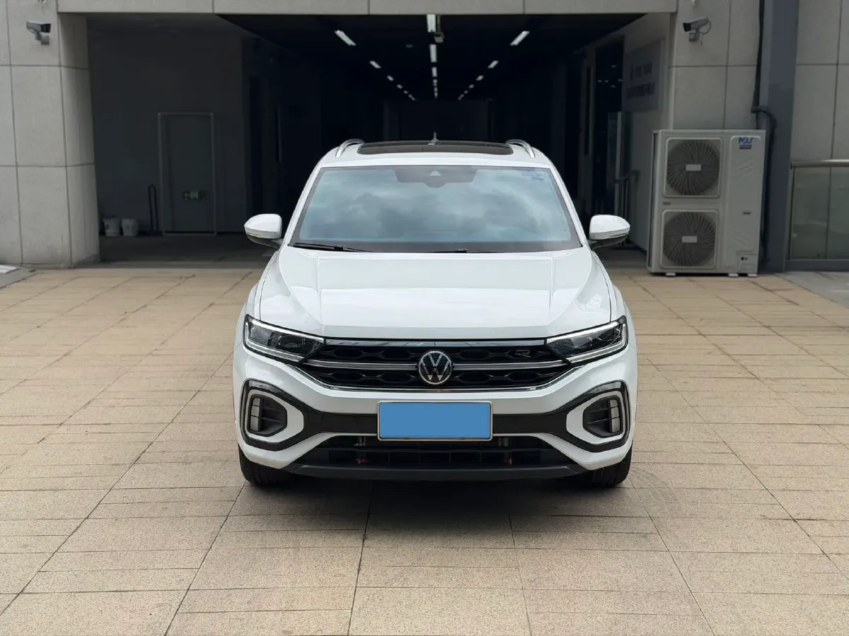 2024 Volkswagen T-Roc 1.5T 160HP L4 7DCT,autocango,china used car exporter,china ev exporter,chinese used car exporter,chinese used ev exporter