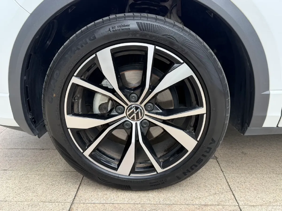 2024 Volkswagen T-Roc 1.5T 160HP L4 7DCT,autocango,china used car exporter,china ev exporter,chinese used car exporter,chinese used ev exporter