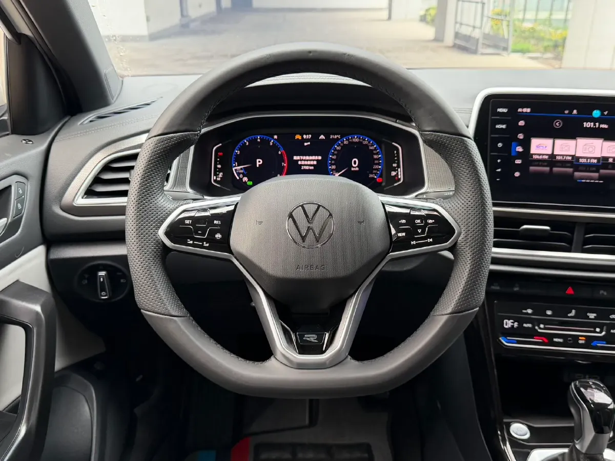 2024 Volkswagen T-Roc 1.5T 160HP L4 7DCT,autocango,china used car exporter,china ev exporter,chinese used car exporter,chinese used ev exporter