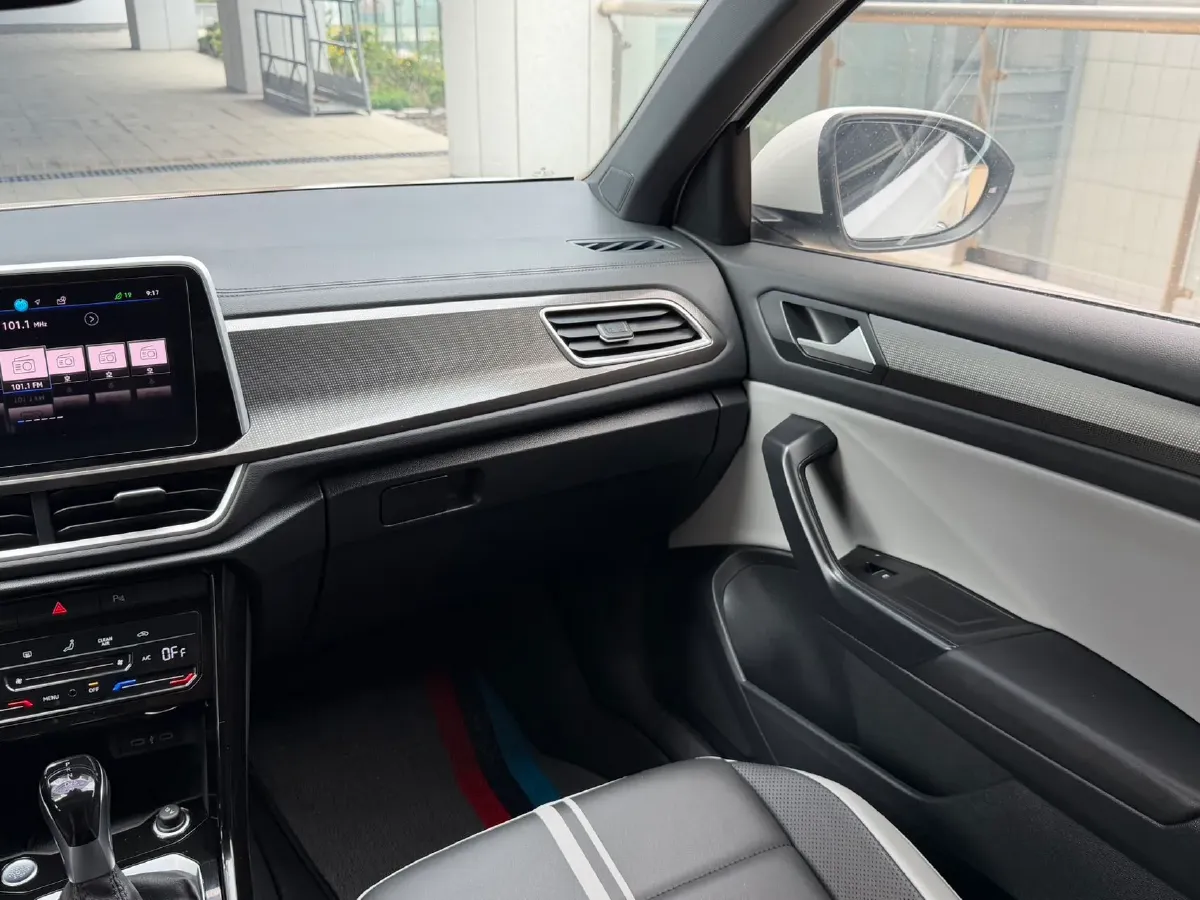 2024 Volkswagen T-Roc 1.5T 160HP L4 7DCT,autocango,china used car exporter,china ev exporter,chinese used car exporter,chinese used ev exporter