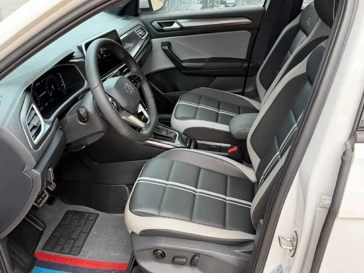 2024 Volkswagen T-Roc 1.5T 160HP L4 7DCT,autocango,china used car exporter,china ev exporter,chinese used car exporter,chinese used ev exporter