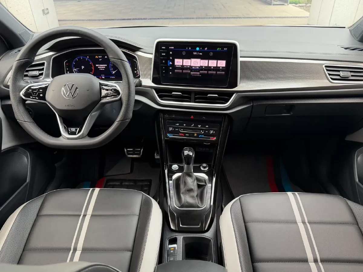 2024 Volkswagen T-Roc 1.5T 160HP L4 7DCT,autocango,china used car exporter,china ev exporter,chinese used car exporter,chinese used ev exporter