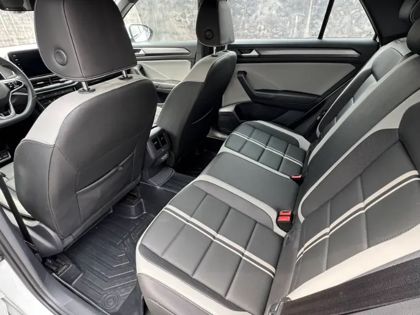 2023 Volkswagen T-Roc 1.5T 160HP L4 7DCT,autocango,china used car exporter,china ev exporter,chinese used car exporter,chinese used ev exporter