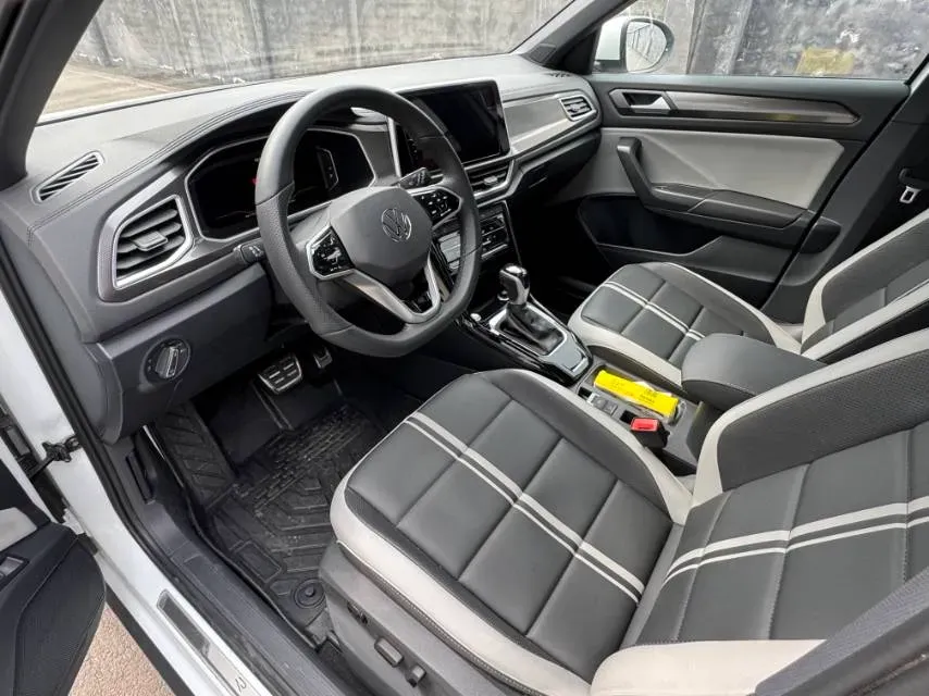 2023 Volkswagen T-Roc 1.5T 160HP L4 7DCT,autocango,china used car exporter,china ev exporter,chinese used car exporter,chinese used ev exporter