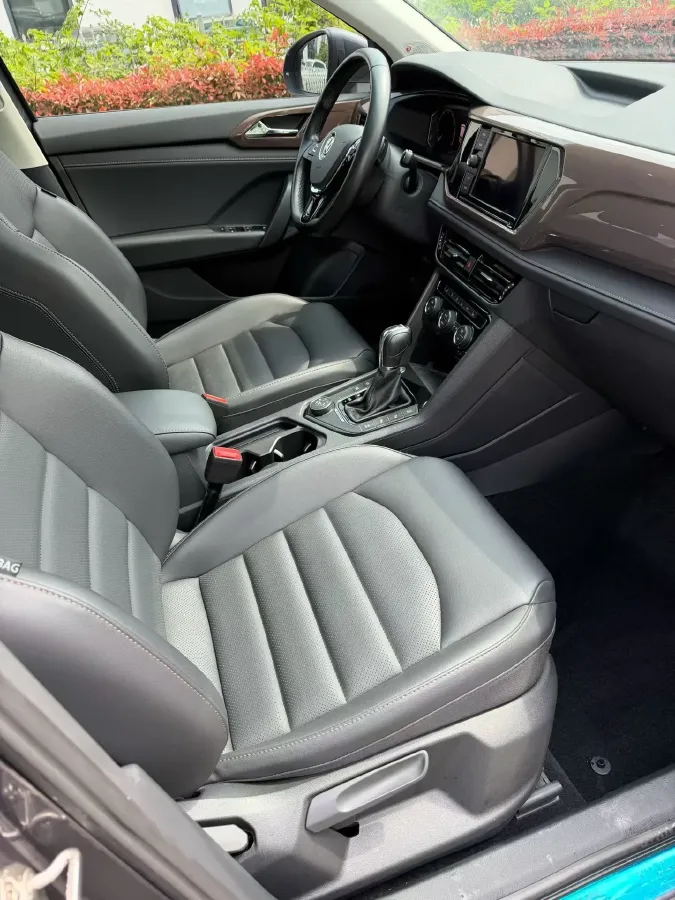 2019 Jeep Compass 1.3T 173HP L4 9AT,autocango,china used car exporter,china ev exporter,chinese used car exporter,chinese used ev exporter