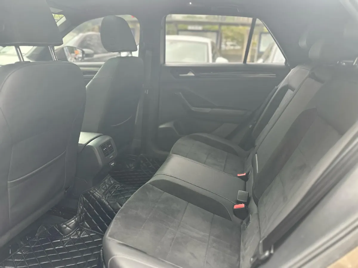 2018 Mitsubishi Eclipse Cross 1.5T 170HP L4 CVT,autocango,china used car exporter,china ev exporter,chinese used car exporter,chinese used ev exporter