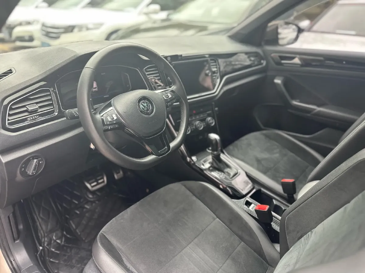 2018 Mitsubishi Eclipse Cross 1.5T 170HP L4 CVT,autocango,china used car exporter,china ev exporter,chinese used car exporter,chinese used ev exporter