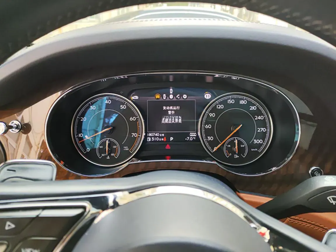 2017 Bentley Bentayga 6.0T 608HP W12 8AT,autocango,china used car exporter,china ev exporter,chinese used car exporter,chinese used ev exporter