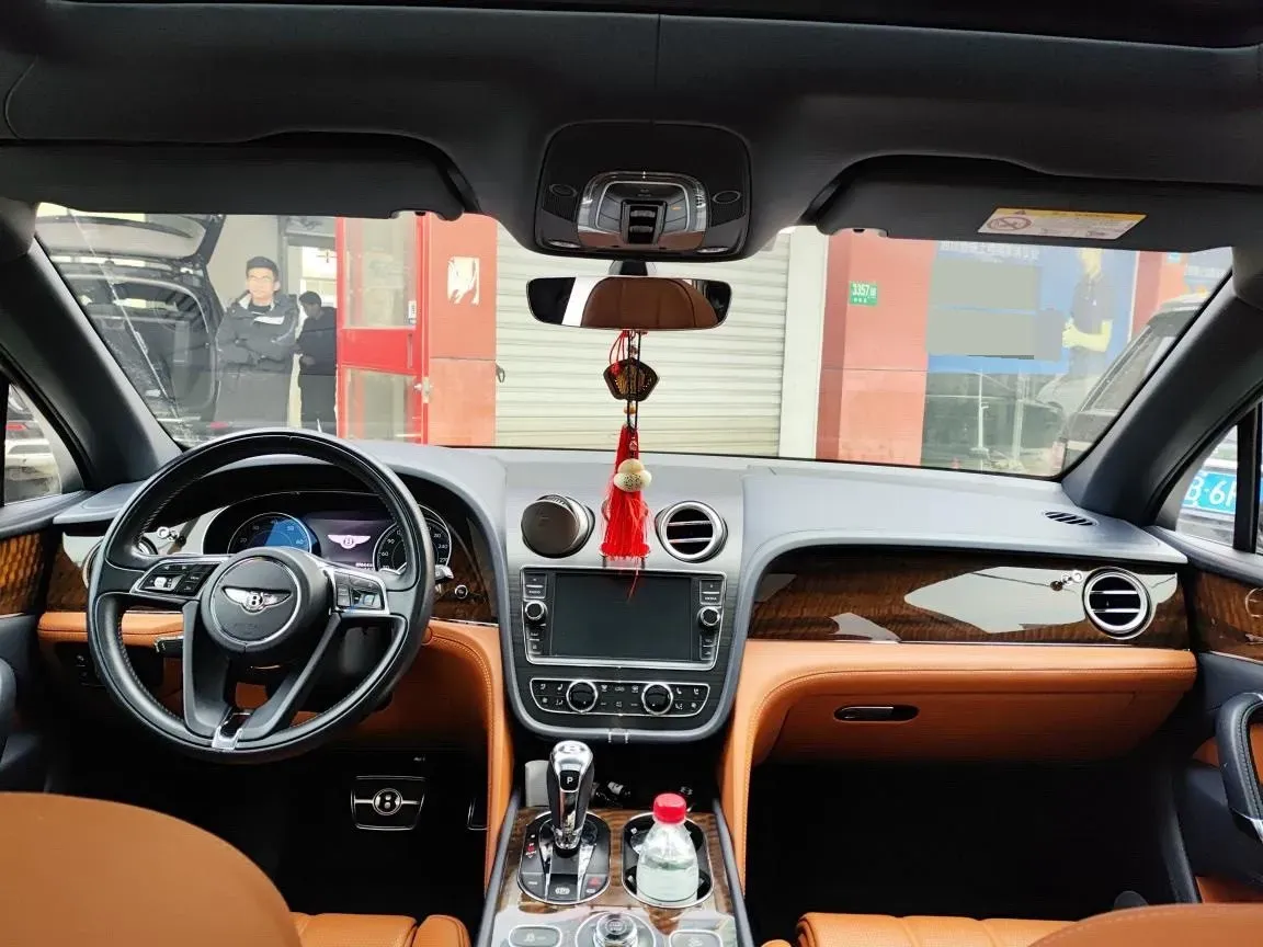 2017 Bentley Bentayga 6.0T 608HP W12 8AT,autocango,china used car exporter,china ev exporter,chinese used car exporter,chinese used ev exporter