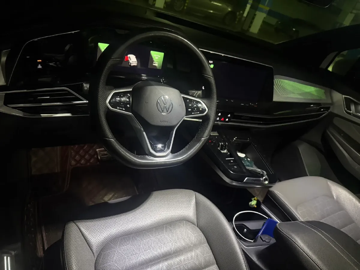 2021 Volkswagen Talagon 2.0T 220HP L4 7DCT,autocango,china used car exporter,china ev exporter,chinese used car exporter,chinese used ev exporter