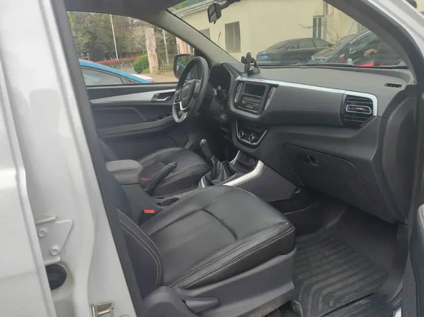 2022 Isuzu RE-MAX Jim 2.8T 120HP L4 5MT,autocango,china used car exporter,china ev exporter,chinese used car exporter,chinese used ev exporter