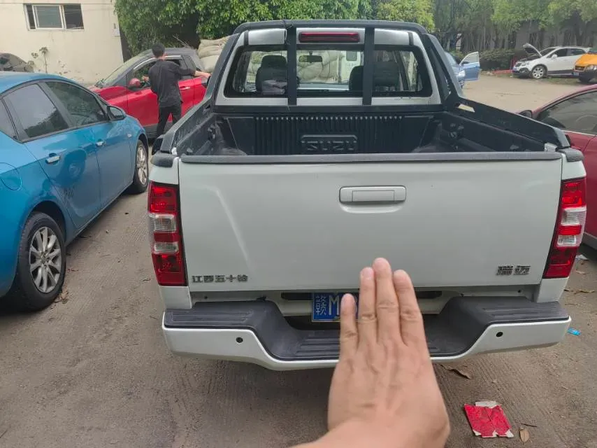 2022 Isuzu RE-MAX Jim 2.8T 120HP L4 5MT,autocango,china used car exporter,china ev exporter,chinese used car exporter,chinese used ev exporter