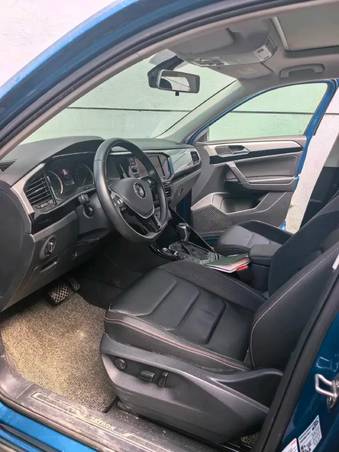 2019 Jeep Cherokee 2.0T 234HP L4 9AT,autocango,china used car exporter,china ev exporter,chinese used car exporter,chinese used ev exporter