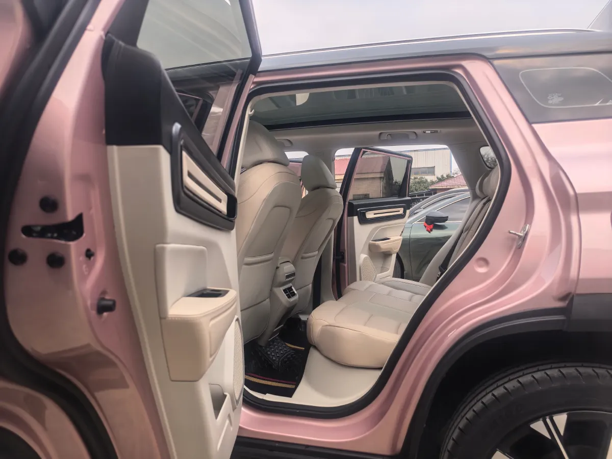 2023 Geely ICON 1.5T 181HP L4 7DCT,autocango,china used car exporter,china ev exporter,chinese used car exporter,chinese used ev exporter